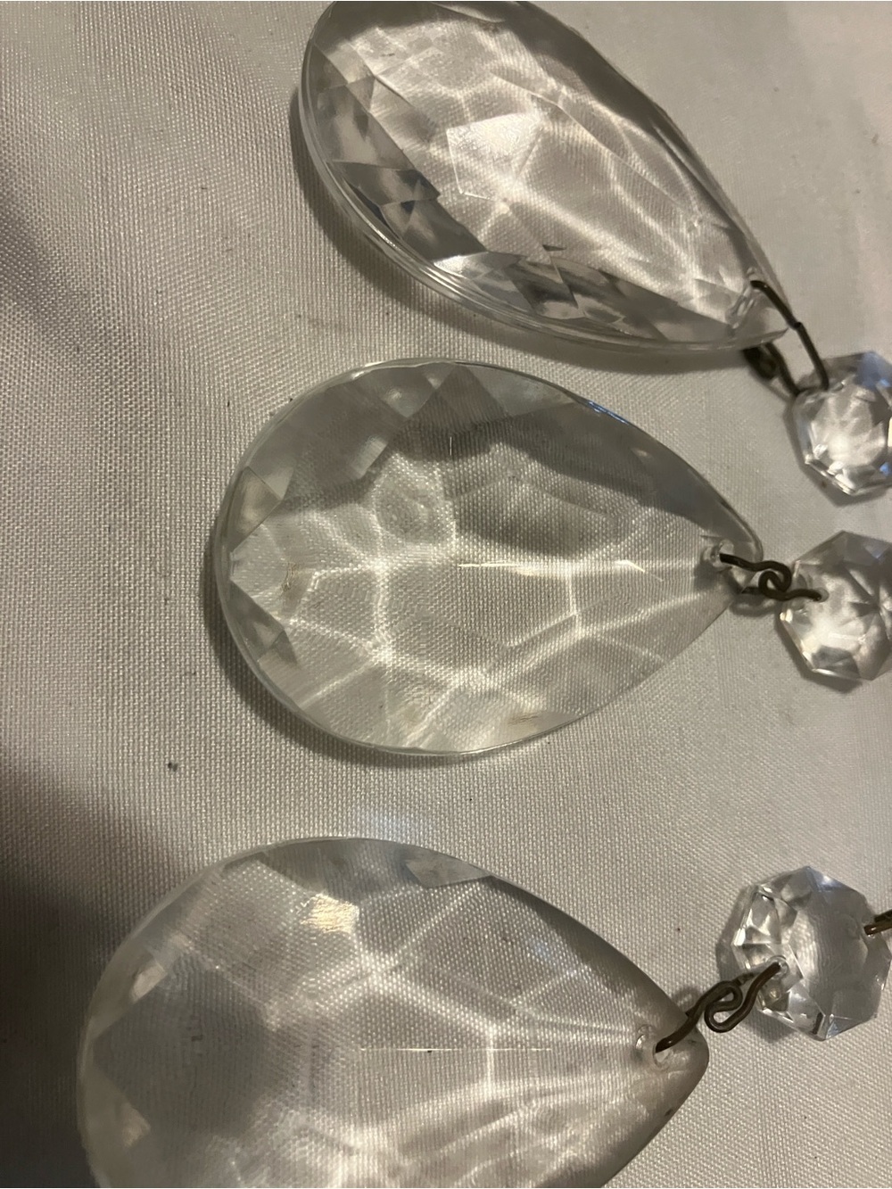 Beautiful set of 24. 2” vintage glass crystals all great condition , have - Picture 5 of 8